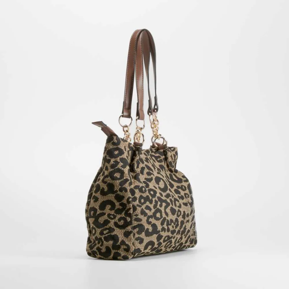 bolso_asas_cadena_leopard_SKUdi1QgpIGrJ_1.webp Bolso asas cadena leopardo PICCOLA PIU Bolsos Y Carteras