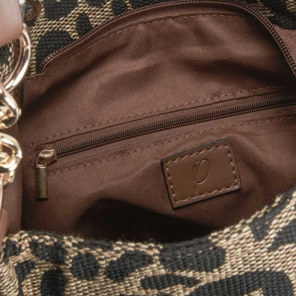 bolso_asas_cadena_leopard_SKUdi1QgpIGrJ_2.webp Bolso asas cadena leopardo PICCOLA PIU Bolsos Y Carteras