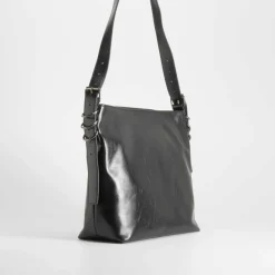 Bolso hombro argollas negro PICCOLA PIU Bolsos Y Carteras
