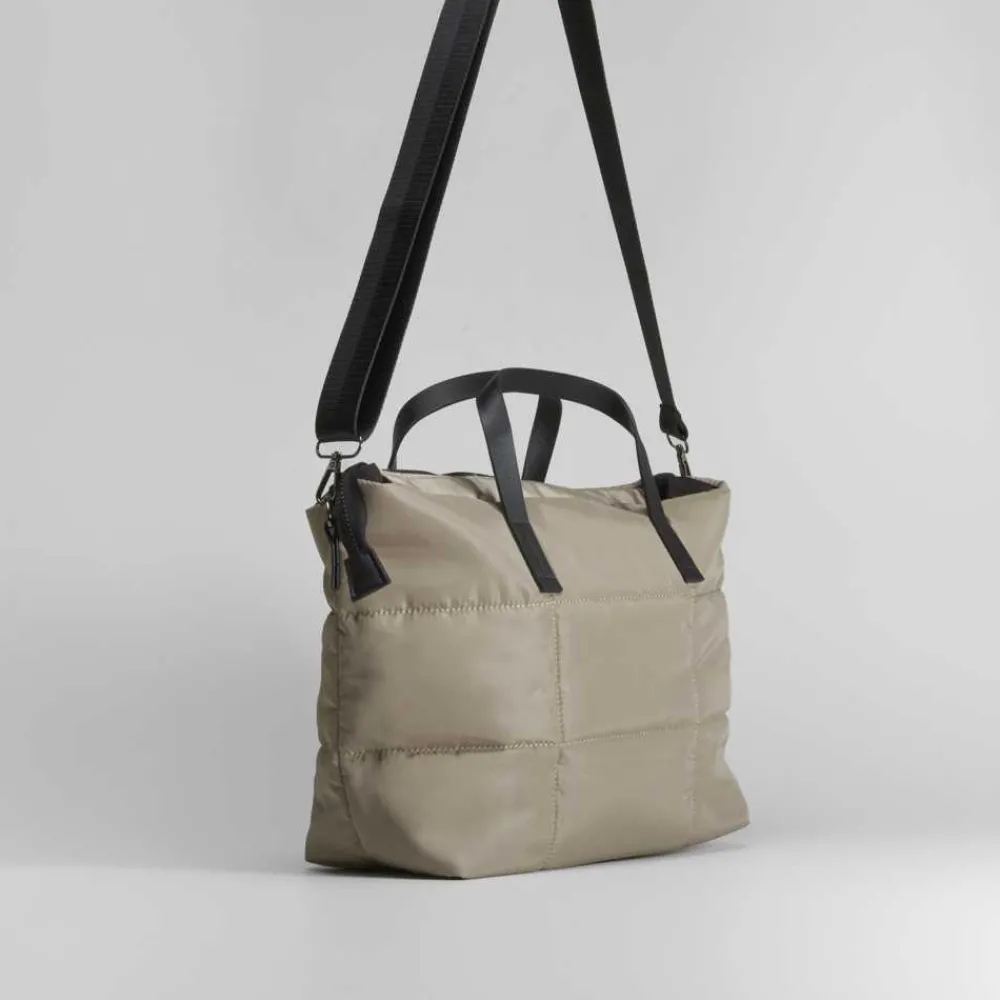 bolso_shopper_de_mano_aco_SKUGzuuqSHX5D_1.webp Outlet Bolso shopper de mano acolchado PICCOLA PIU Bolsos Y Carteras
