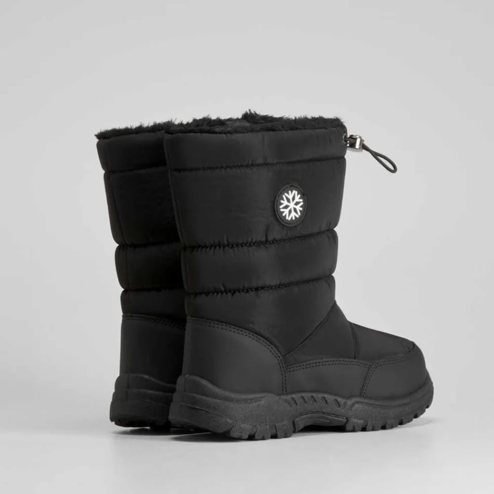 bota_nieve_lisa_negra_udo_SKUbSN3h5zIpn_2.webp Bota nieve lisa negra Botas De Agua
