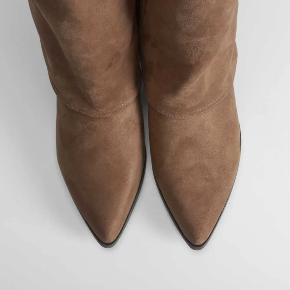 bota_tacn_polaina_piccola_SKUBHieqiTho1_3.webp Clearance Bota tacón polaina PICCOLA PIU Mujer Botas Tacón