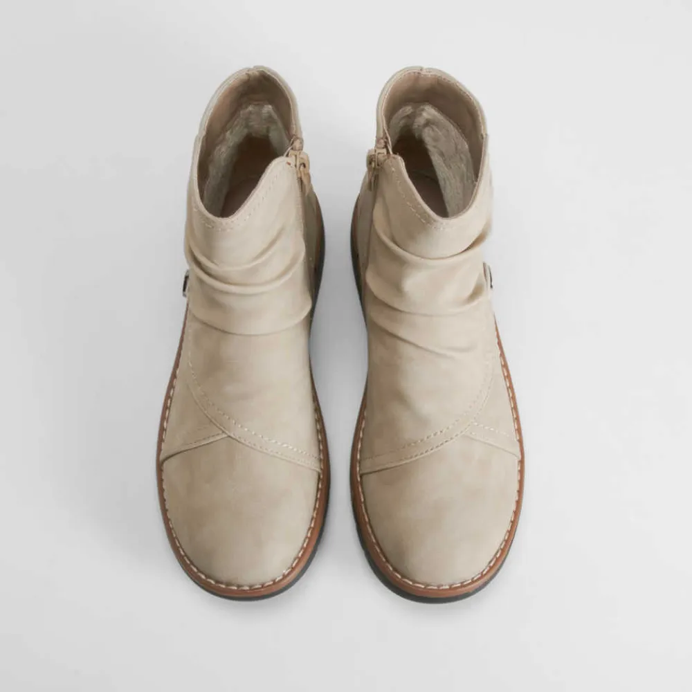 botn_plano_triple_adorno__SKUz6lHpuhsJD_1.webp Discount Botín plano triple adorno beige Mujer Botines Planos