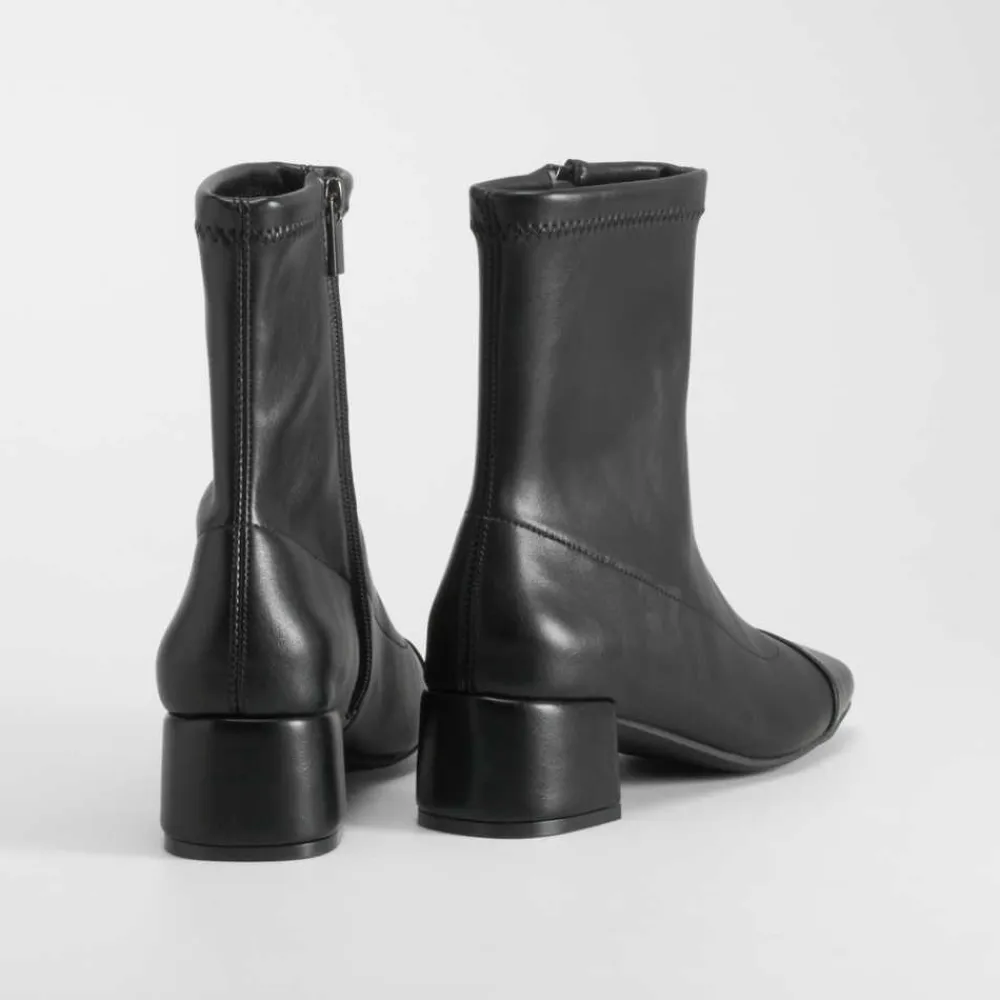 botn_tacn_puntera_negro_p_SKUKcLpwnskuN_3.webp New Botín tacón puntera negro PICCOLA PIU Mujer Botines Tacón