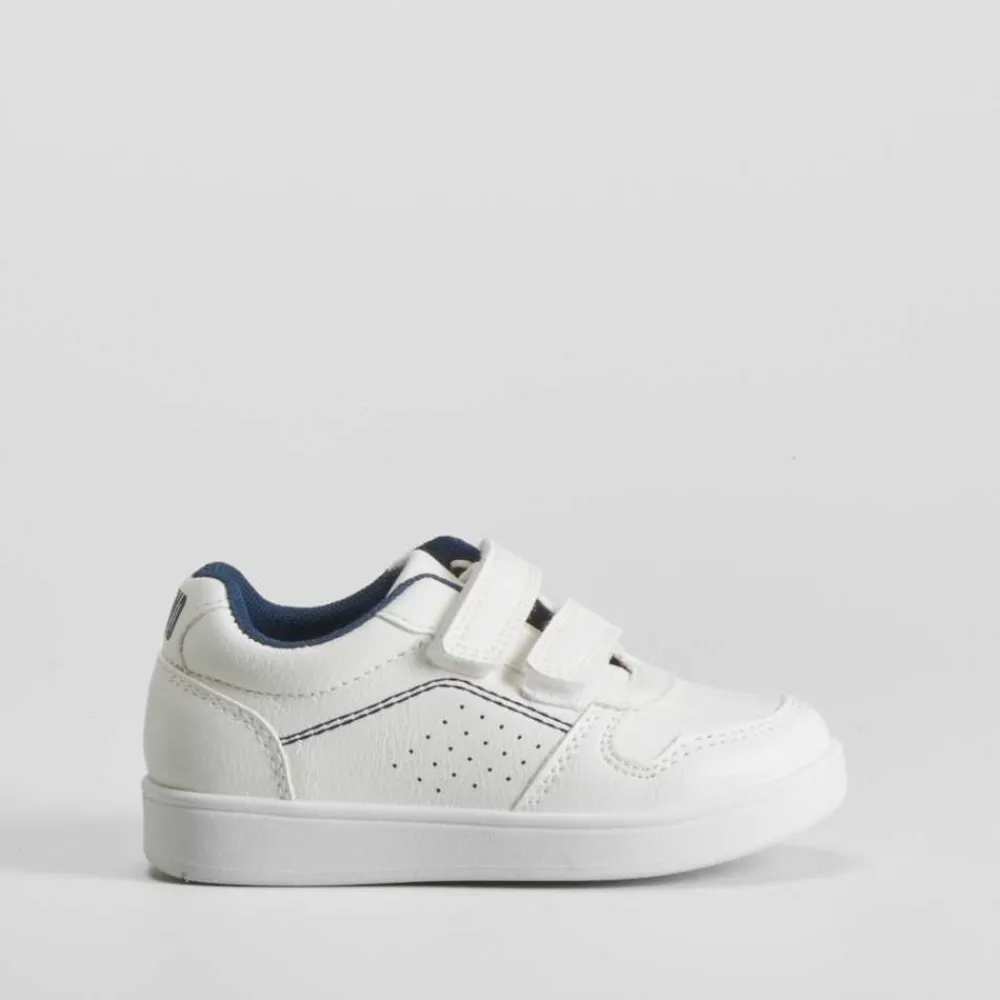 deportiva_con_velcro_beb__SKUf9magmQhSA_0.webp Sale Deportiva con velcro bebé blanca y azul Zapatillas Deportivas