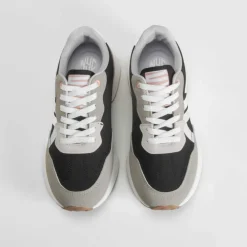 Deportiva retrojogging negra Mujer Sneakers|Básicos X Menos