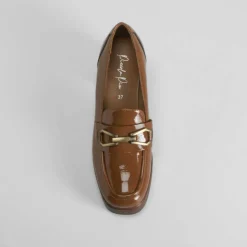 New Mocasín tacón plataforma charol beige PICCOLA PIU Mujer Mocasines