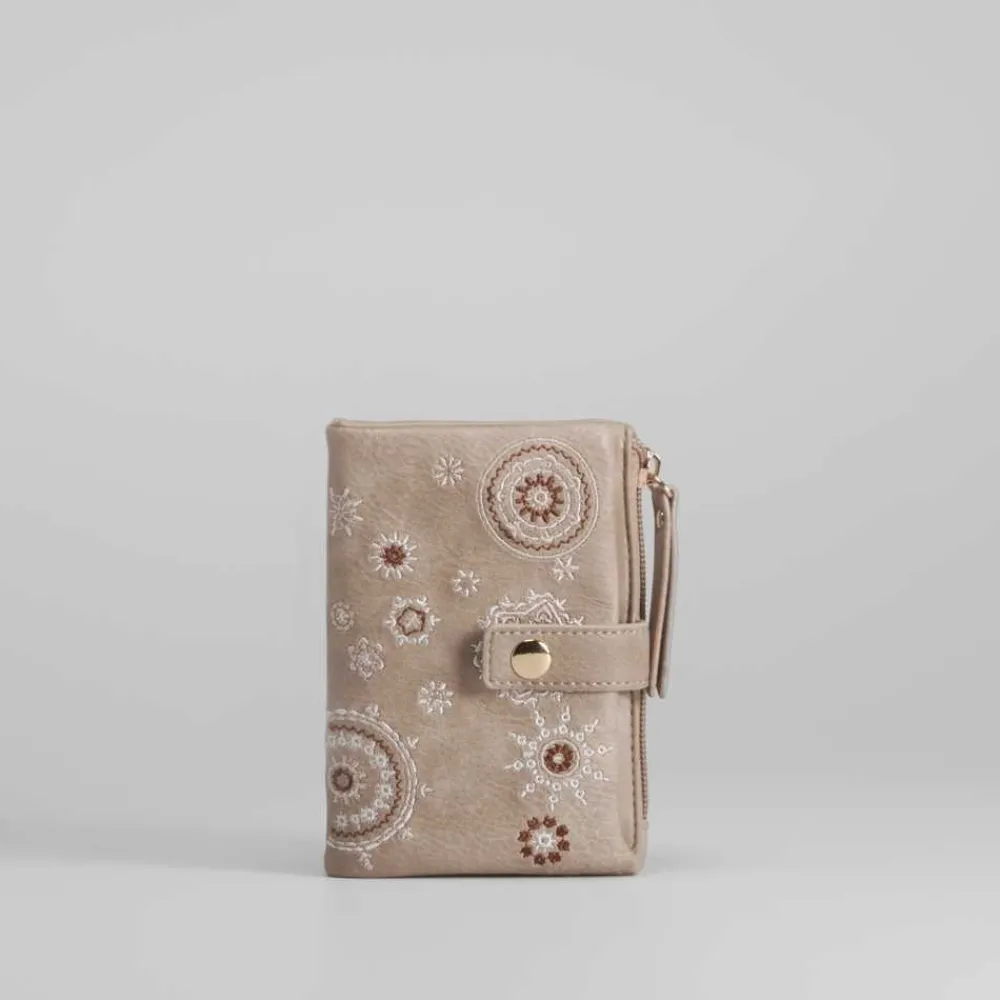 monedero_mandalas_bordado_SKUIG6TkxZANP_0.webp Online Monedero mandalas bordados camel Bolsos Y Carteras