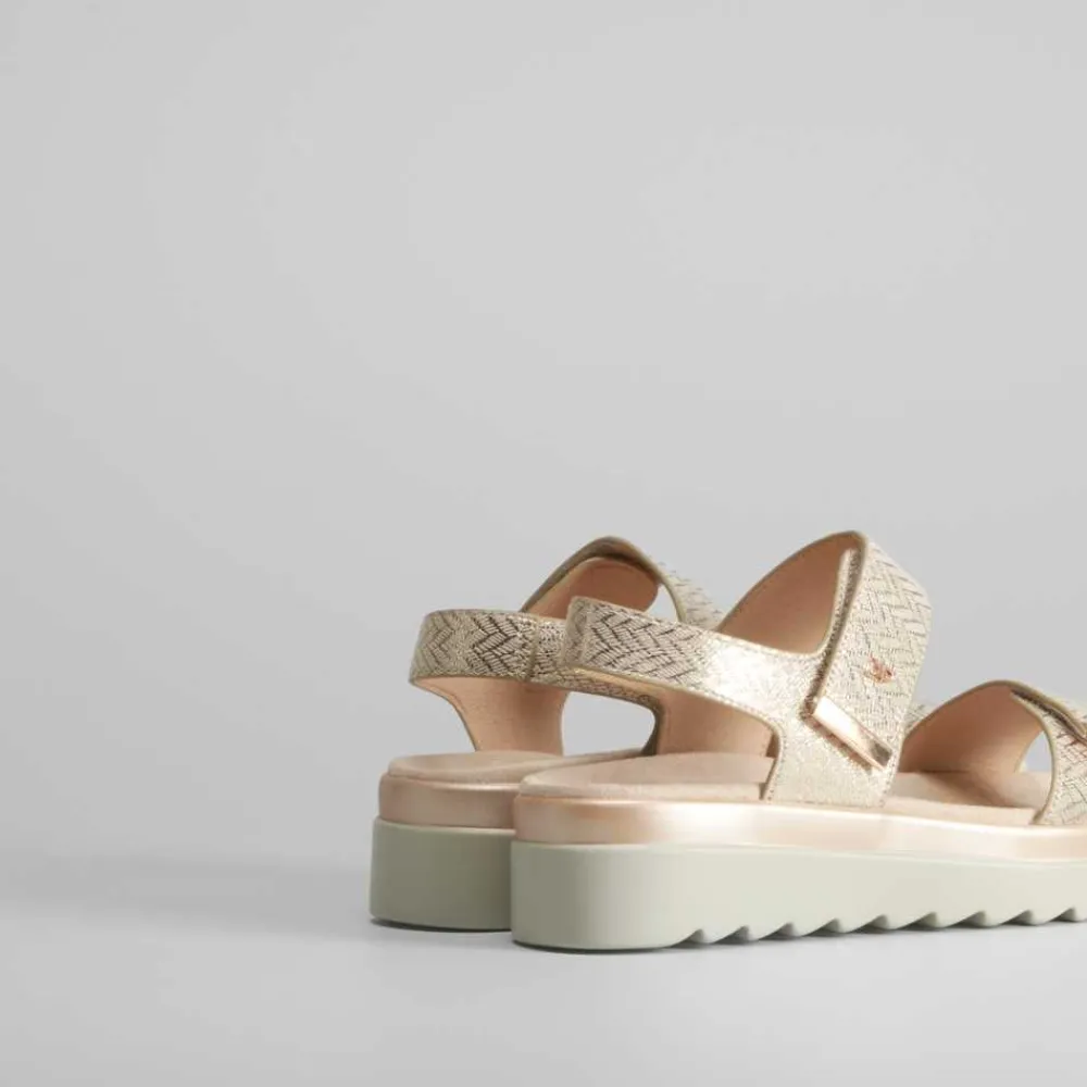 sandalia_cua_dorada_brill_SKUfj8nnCEqzt_2.webp Sale Sandalia cuña dorada brillos Mujer Sandalias Cuña|Sandalias Confort