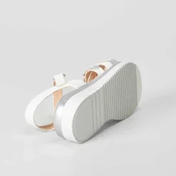 Sale Sandalia de tiras con corazones blanca OH GIRL Sandalias