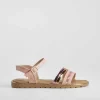 Clearance Sandalia tiras iridiscentes de OH GIRL Sandalias