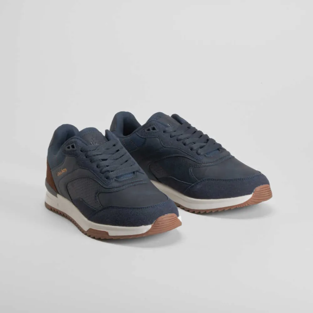 zapatilla_azul_oscura_con_SKULTU1QY6CRS_2.webp New Zapatilla azul oscura con detalles marrones Hombre Sneakers