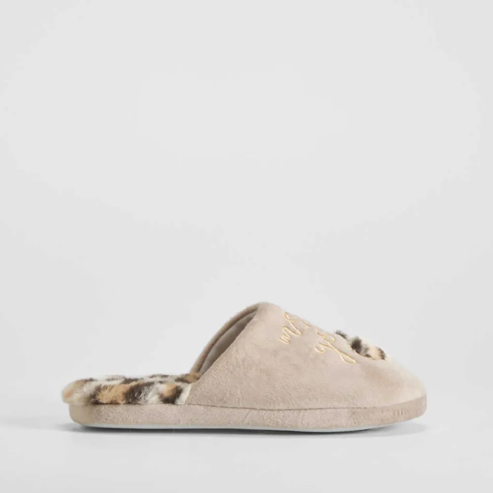 Outlet Zapatilla casa corazón y animal print beige Mujer Zapatillas Casa