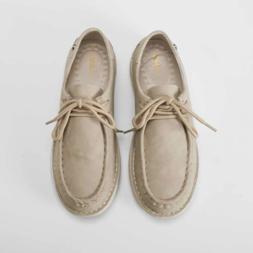 zapato_plano__en_beige_se_SKU2UXKWHQT5H_1.webp New Zapato plano en beige Mujer Zapatos Planos