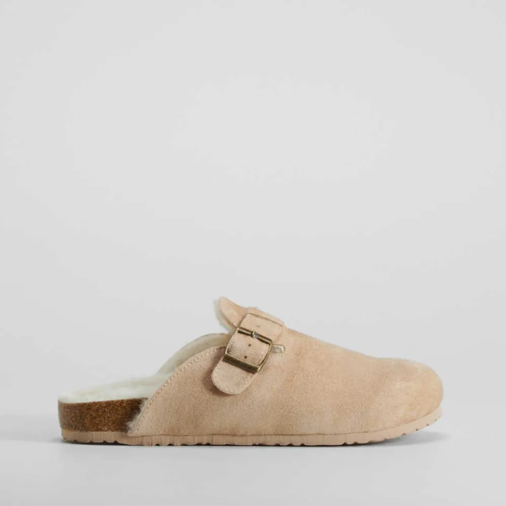 zueco_anatmico_beige_xti_SKUV59vfBlBki_0.webp Clearance Zueco anatómico beige Mujer Zapatos Planos