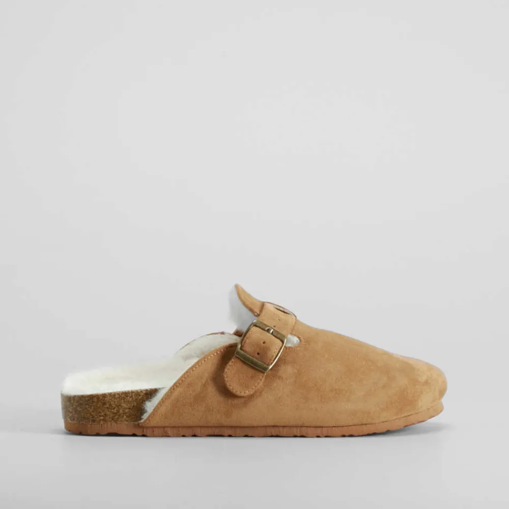 zueco_anatmico_camel_xti_SKUwdk2FKkXvV_0.webp Clearance Zueco anatómico camel Mujer Zapatos Planos